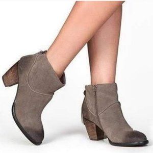 Steve Madden Milaan leather suede beige ankle boot